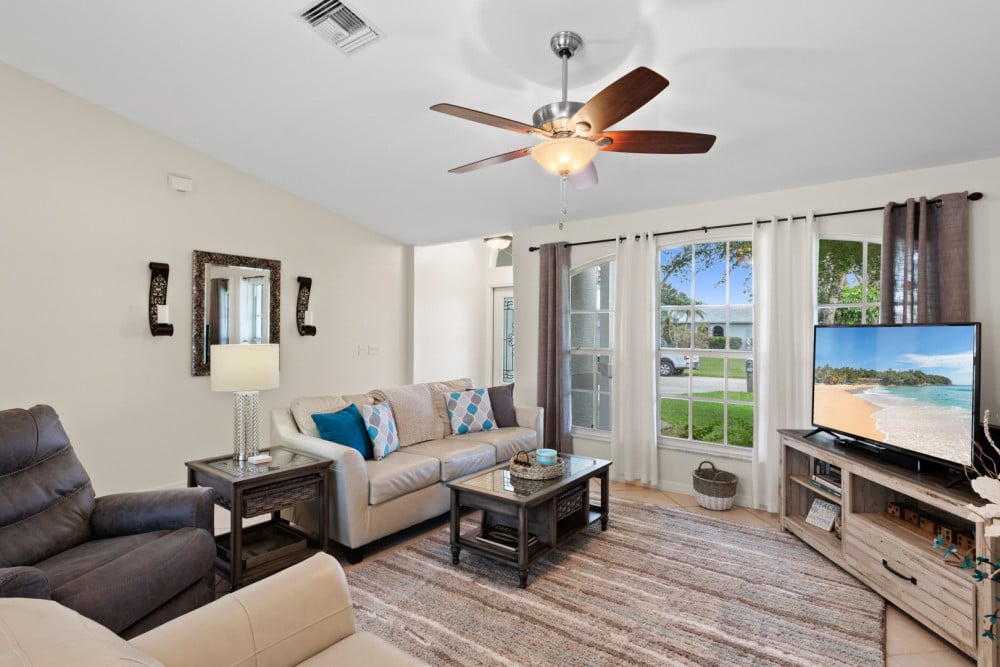 Cape Coral 819