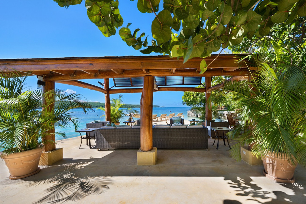 Keela Wee on the Beach