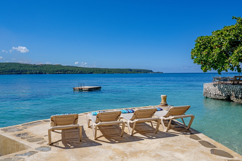 Keela Wee on the Beach