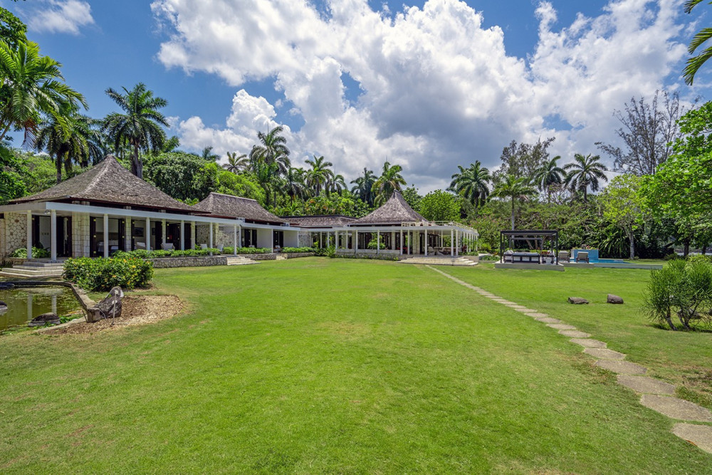 Noble House on the Beach