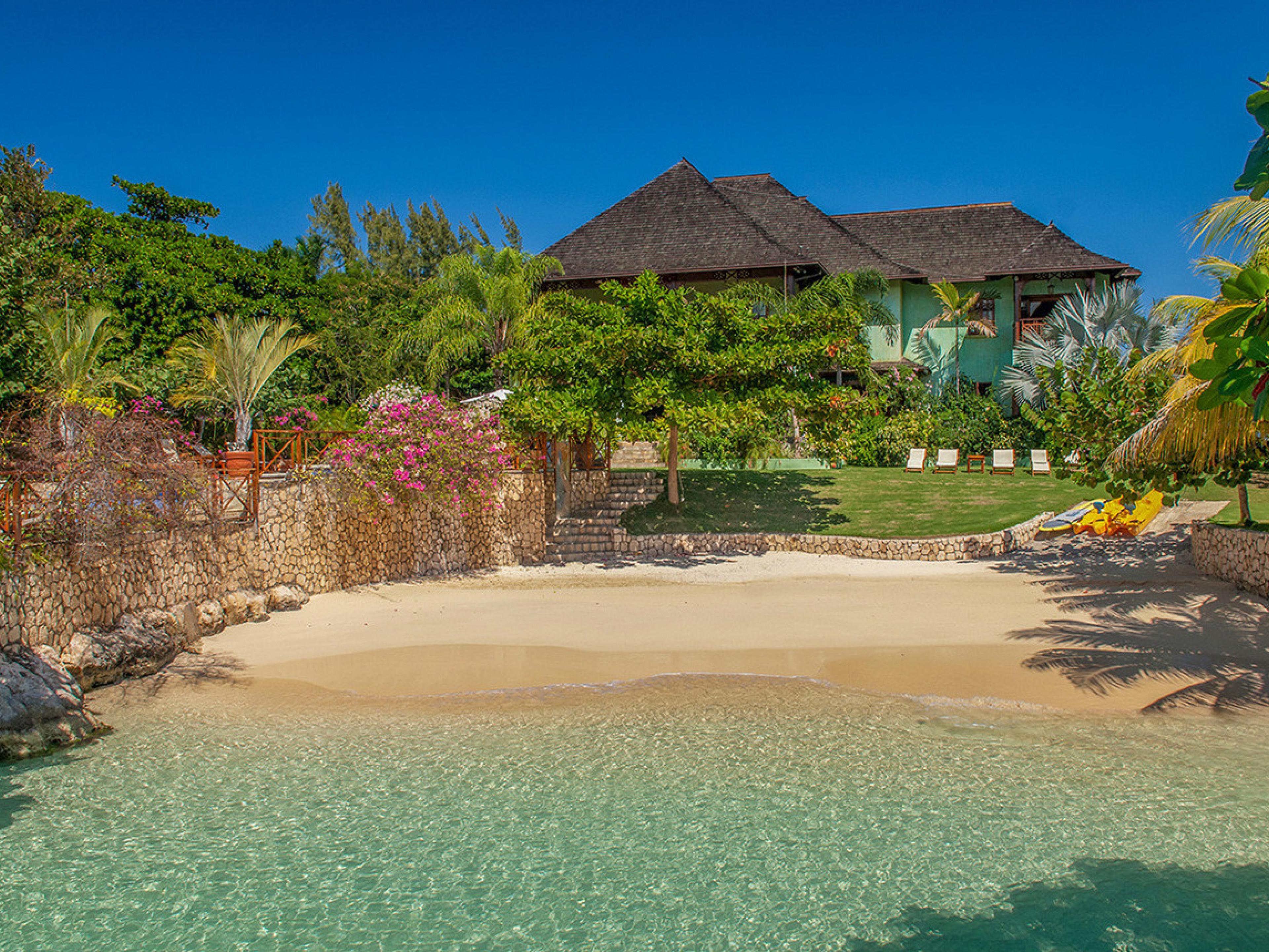 Whispering Waters on the Beach beach villas in Jamaica