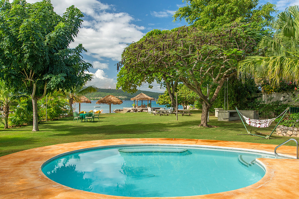 Linga-Awhile Cottage on the Beach