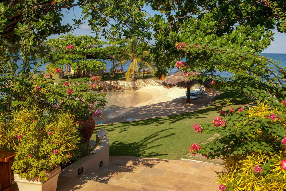 Fortlands Point on the Beach