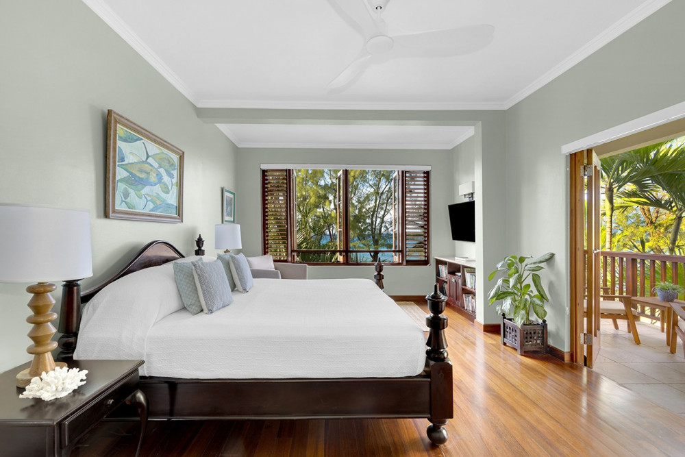 Fortlands Point on the Beach