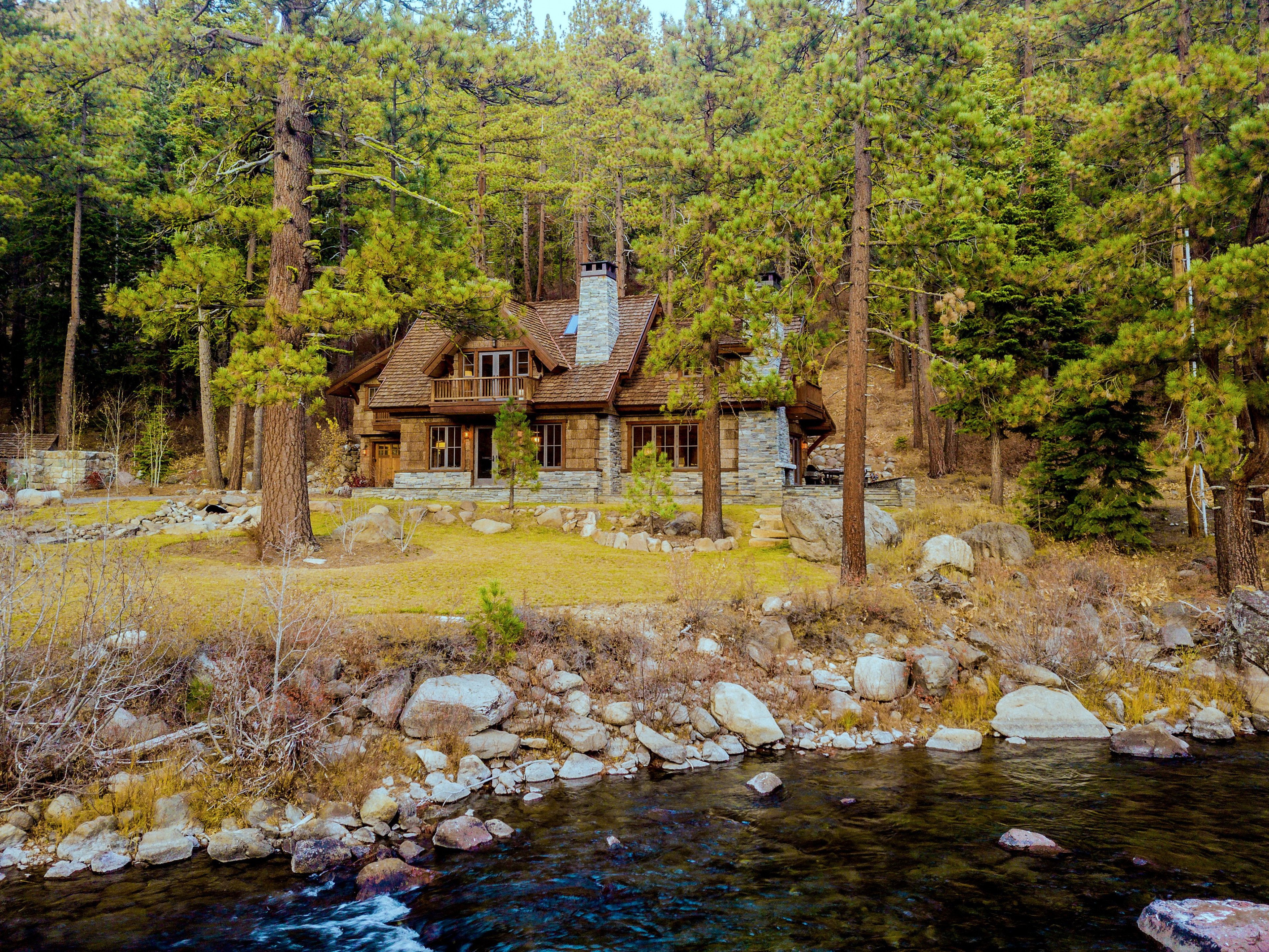 Lake Tahoe 85 -Lake cabin rentals