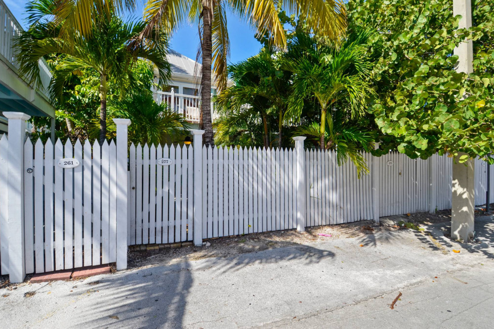 Key West 27