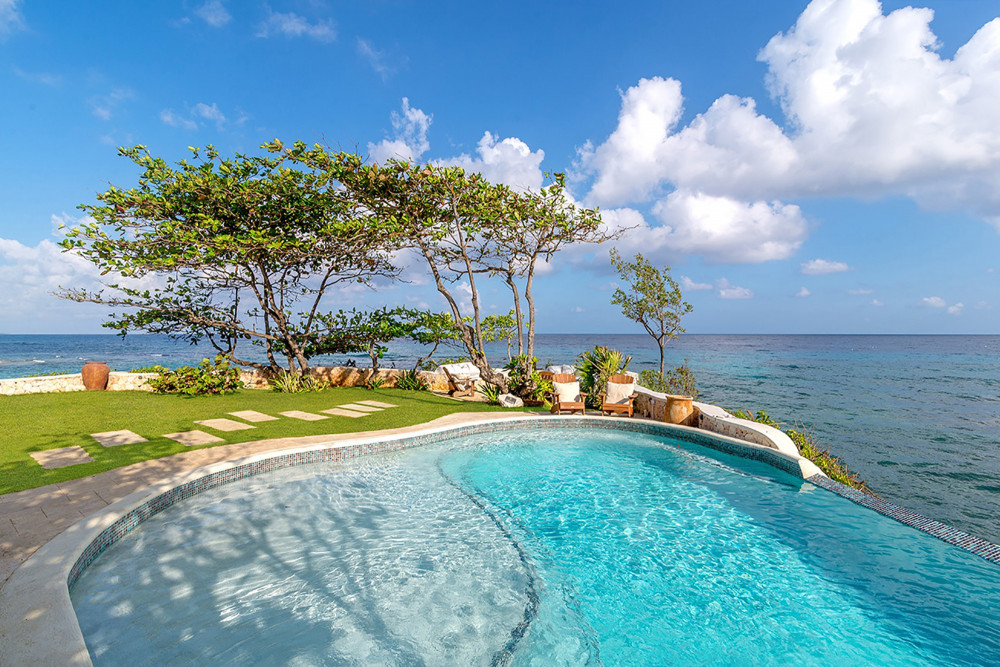 Hidden Bay by the Sea