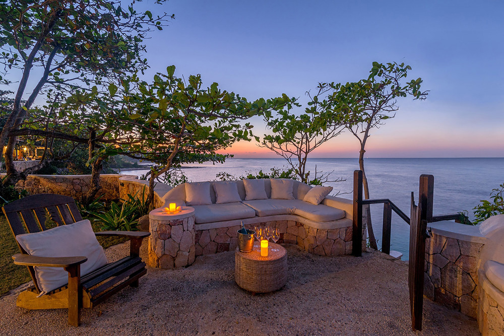 Hidden Bay by the Sea