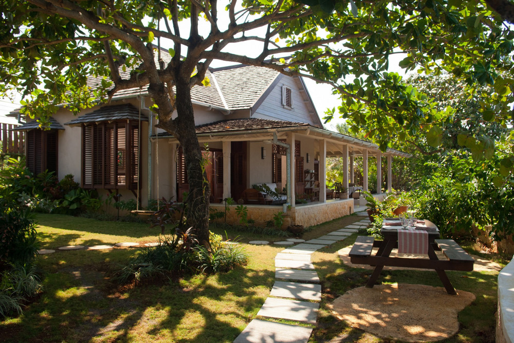 Hidden Bay by the Sea