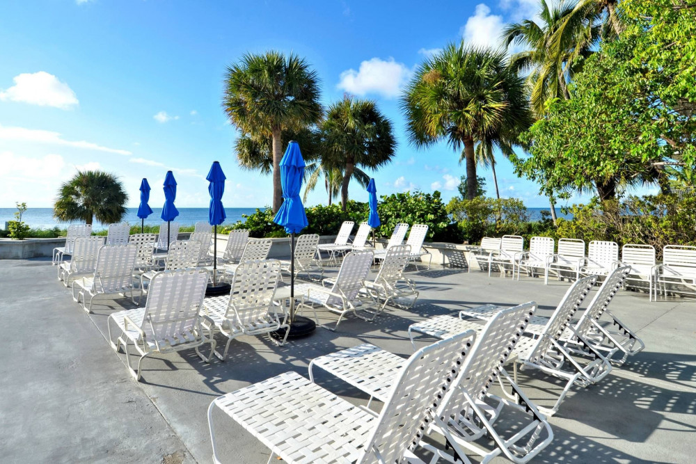 Key West 33
