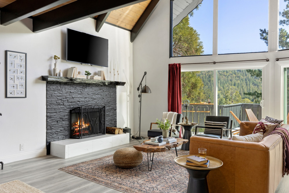 Crestline 1