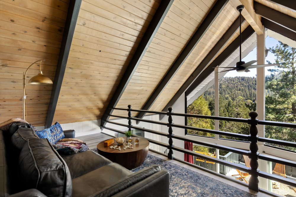 Crestline 1