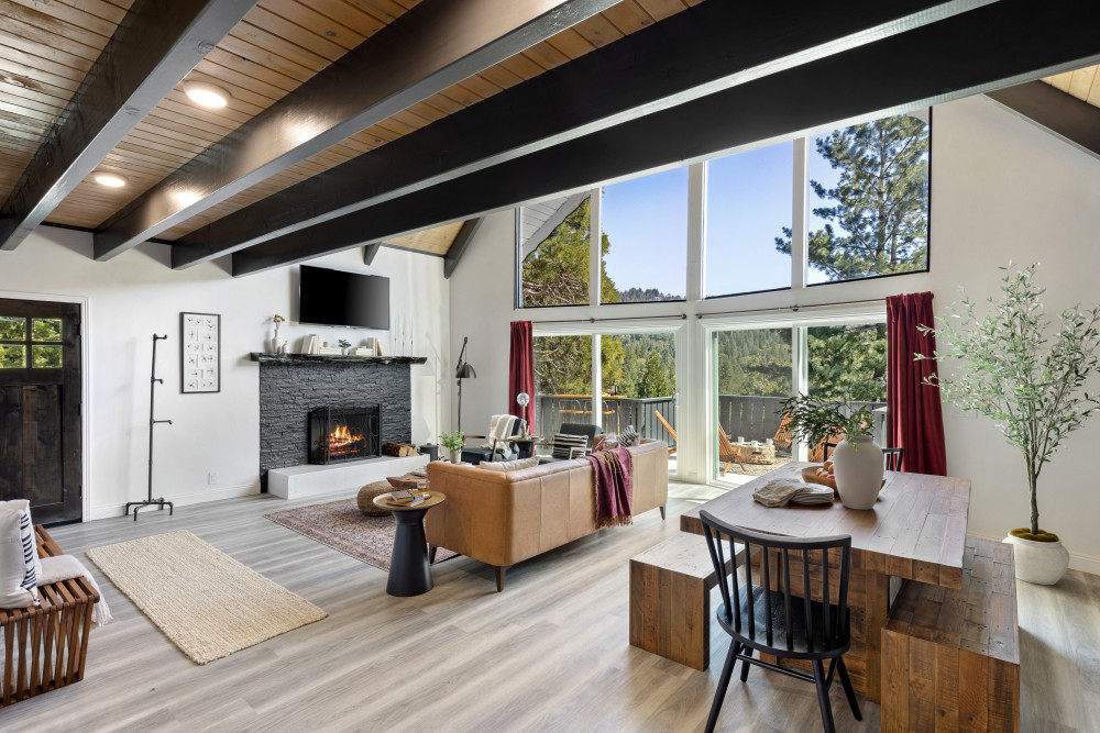 Crestline 1