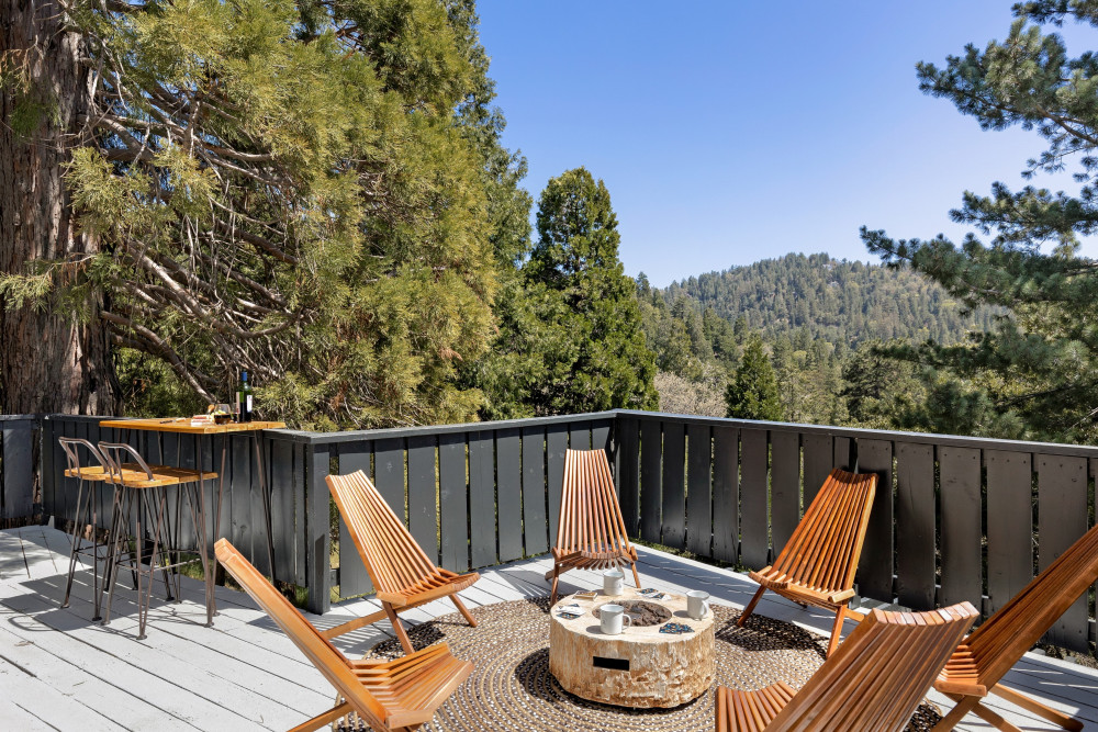 Crestline 1