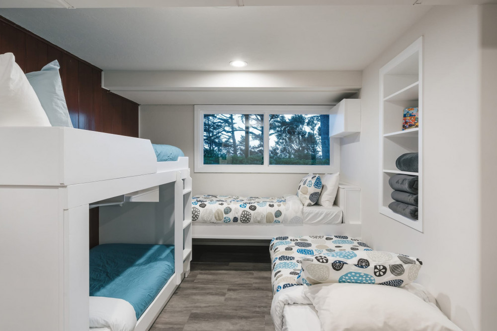 Manzanita 8
