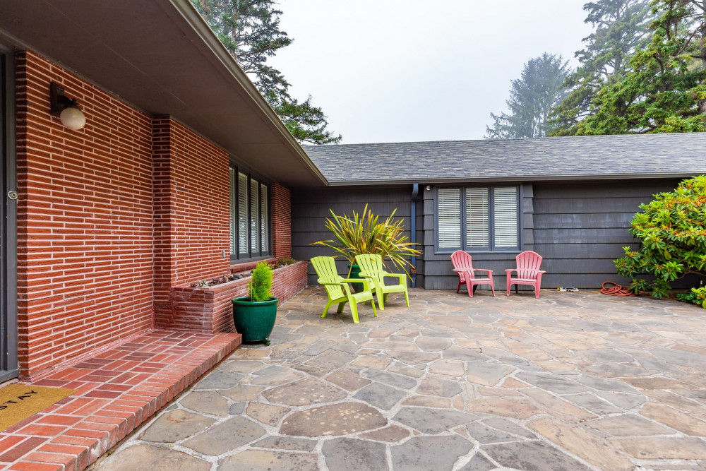 Manzanita 8