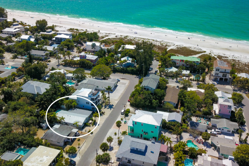 Anna Maria 8