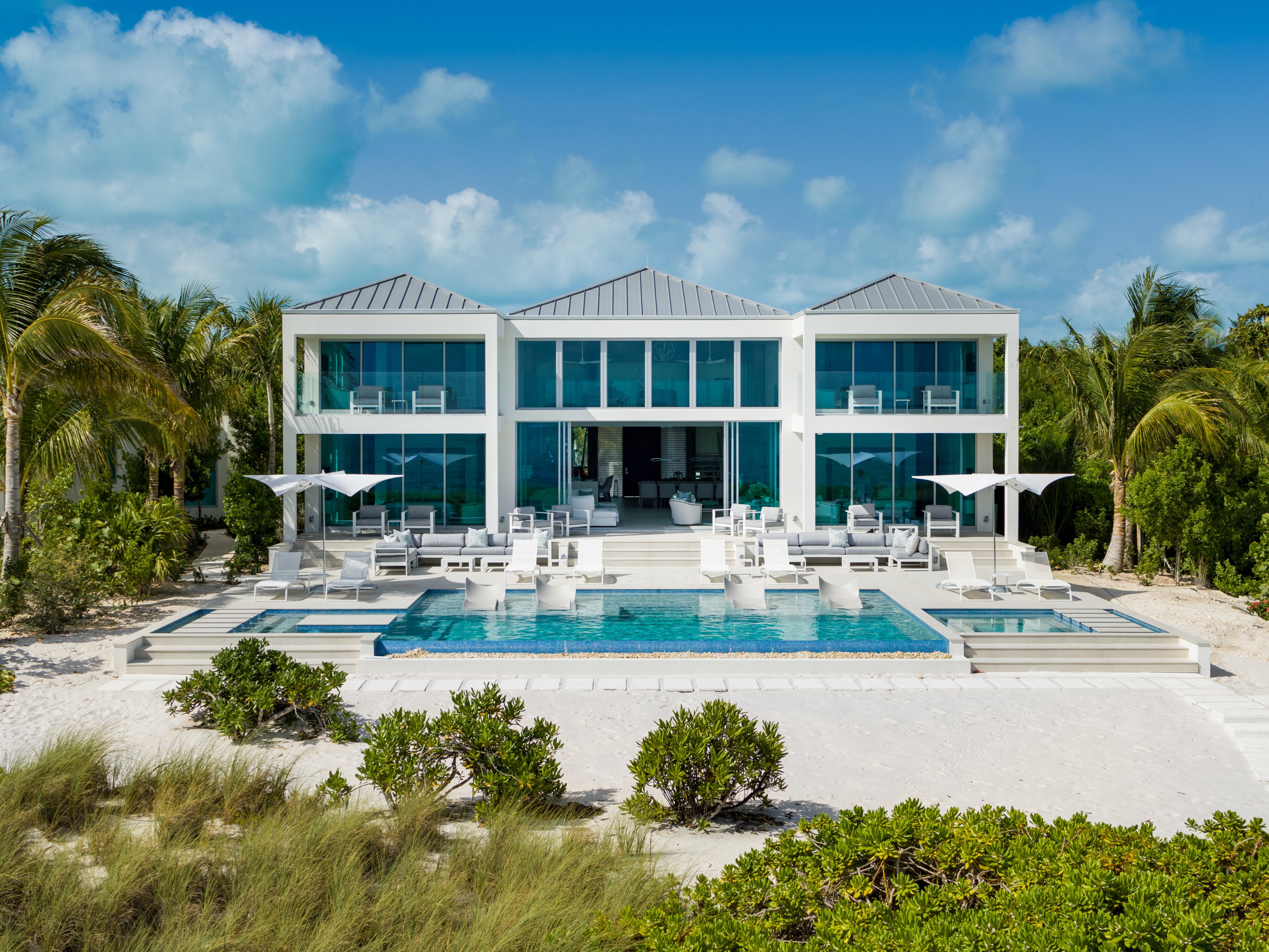 Seaclusion - Grace Bay family rental with beach view