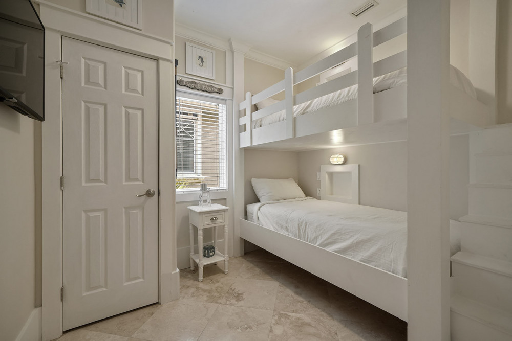 Destin 448