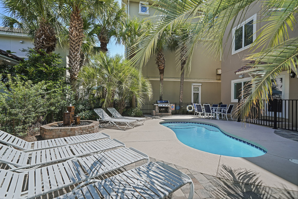 Destin 448