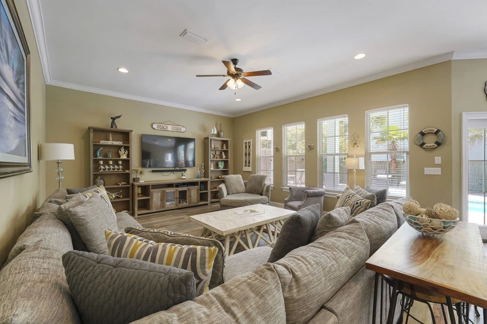 Miramar Beach 222