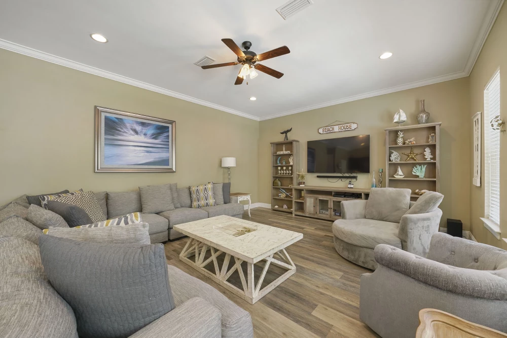 Miramar Beach 222