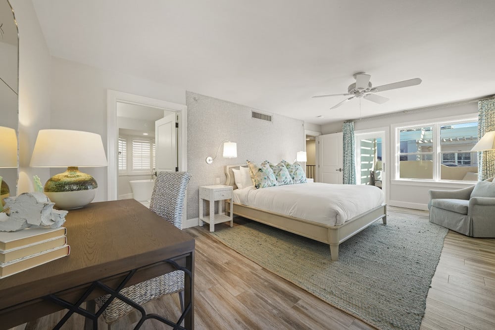 Miramar Beach 204