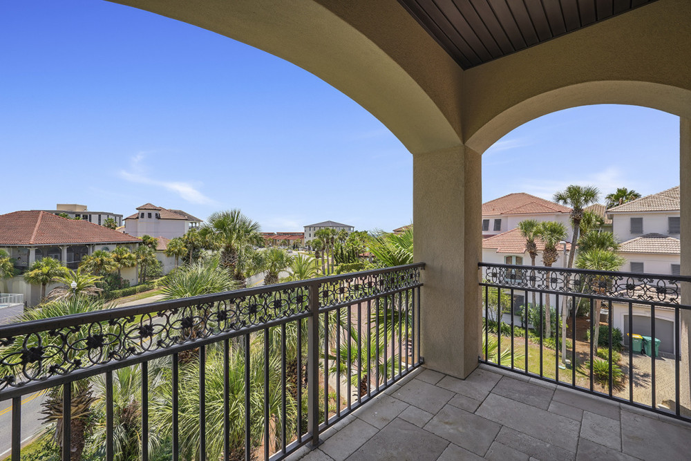 Destin 302