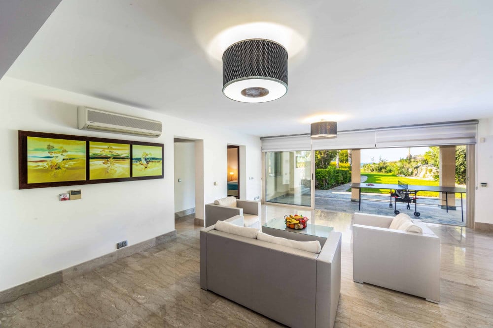 Harmonia Beach Villa