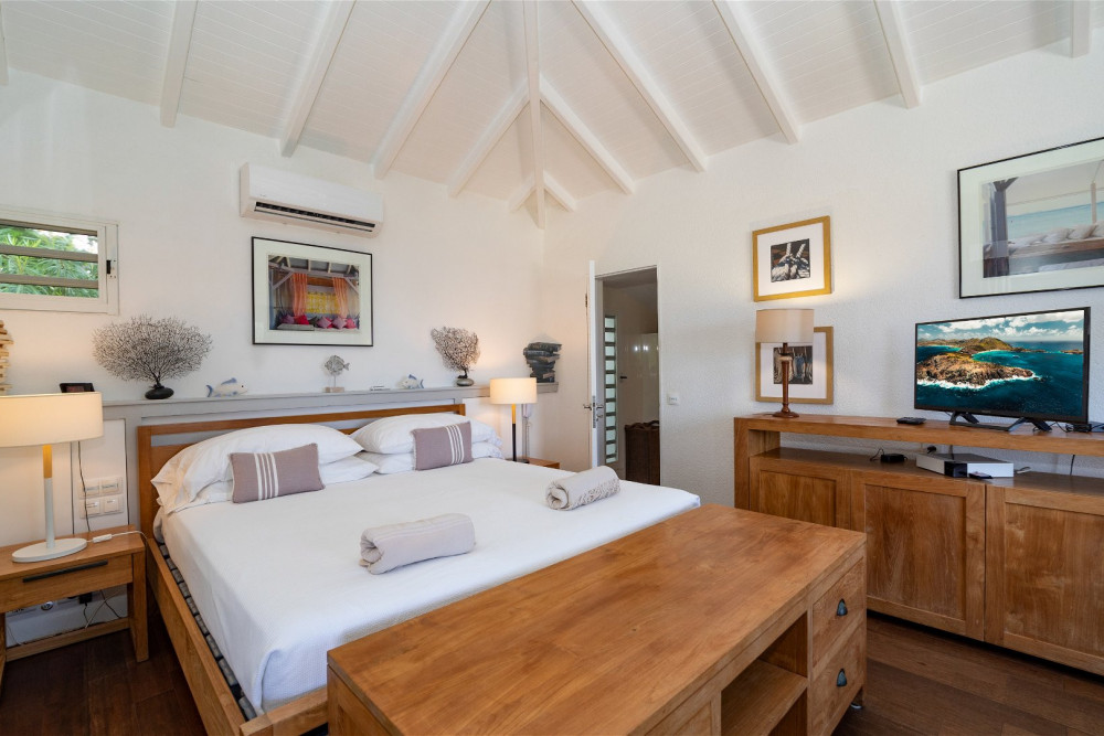 Phoenix Pointe Milou