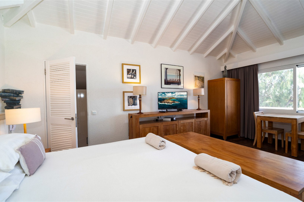 Phoenix Pointe Milou