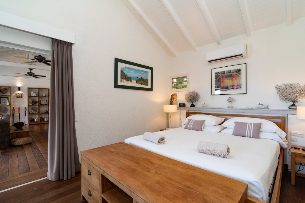 Phoenix Pointe Milou