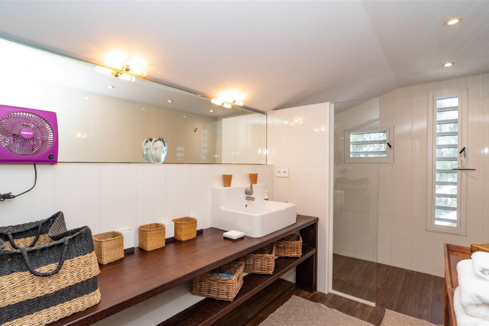 Phoenix Pointe Milou