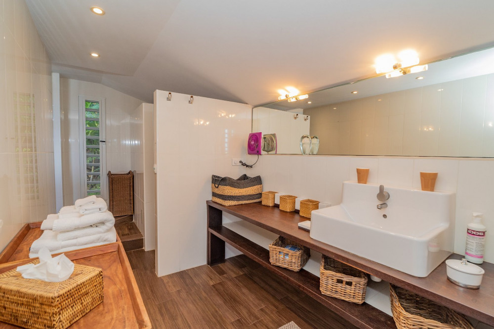 Phoenix Pointe Milou