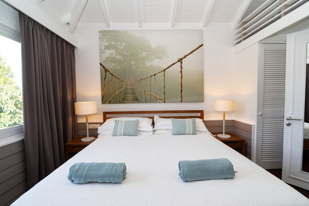 Phoenix Pointe Milou