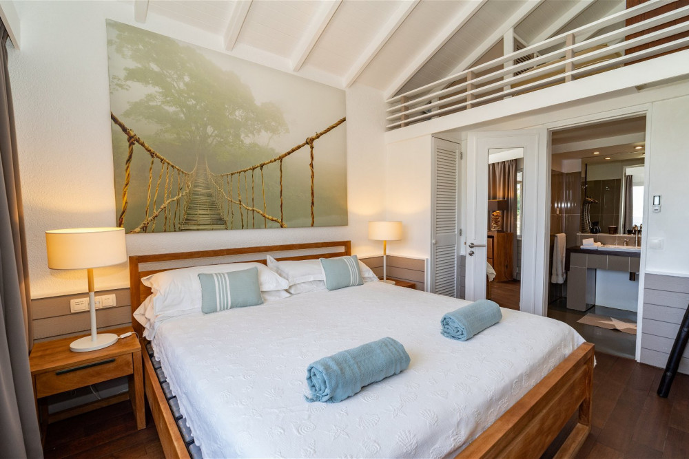 Phoenix Pointe Milou