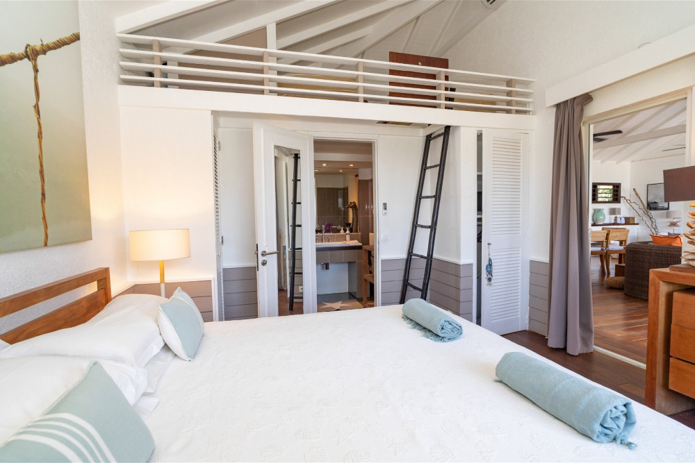 Phoenix Pointe Milou