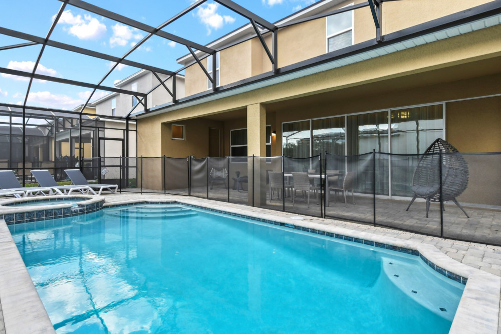 Solara Resort 457
