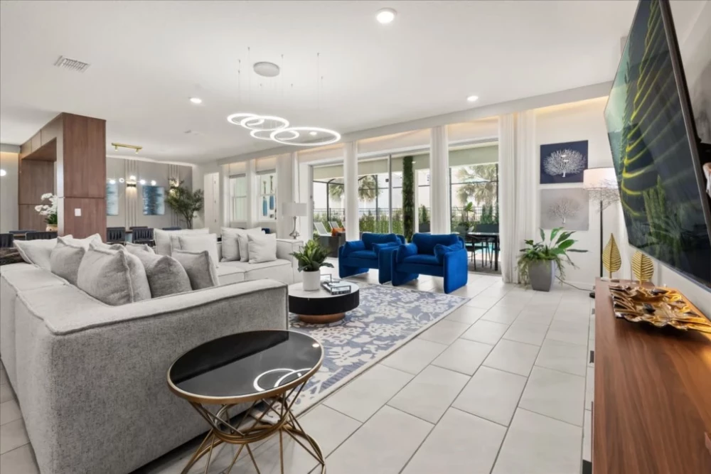 Solara Resort 456