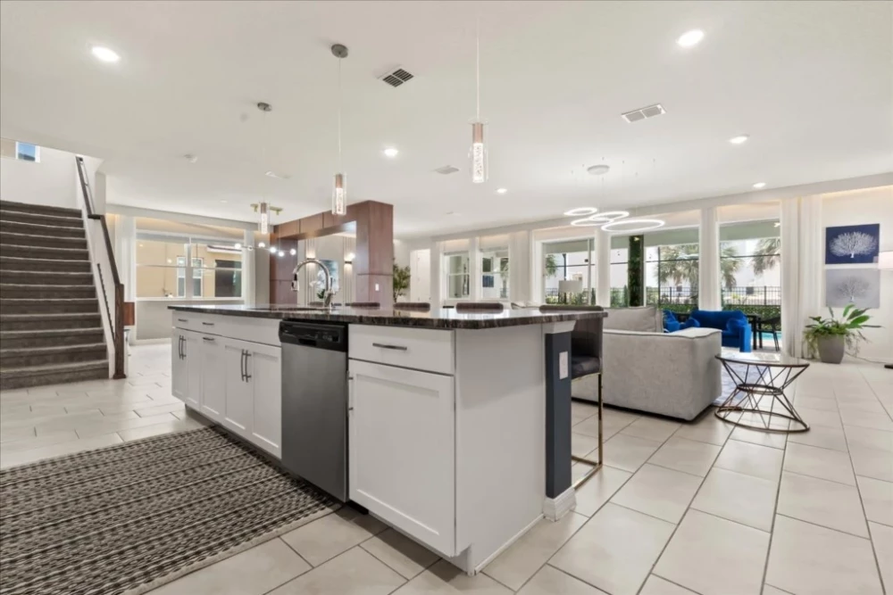 Solara Resort 456