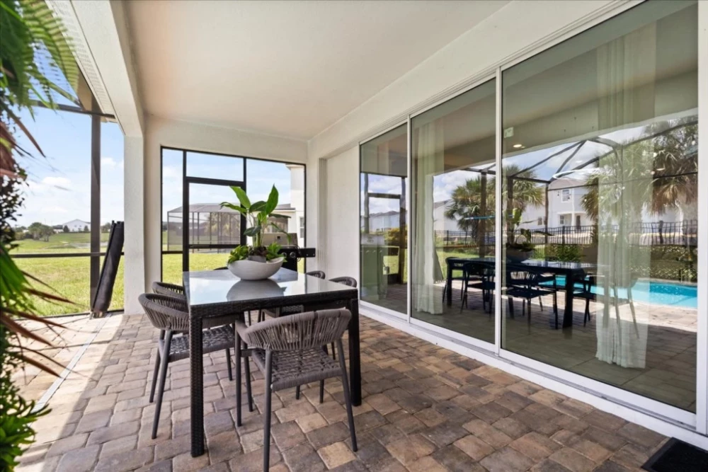 Solara Resort 456