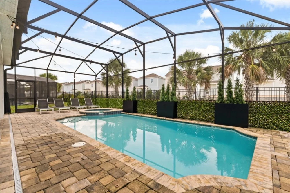 Solara Resort 456