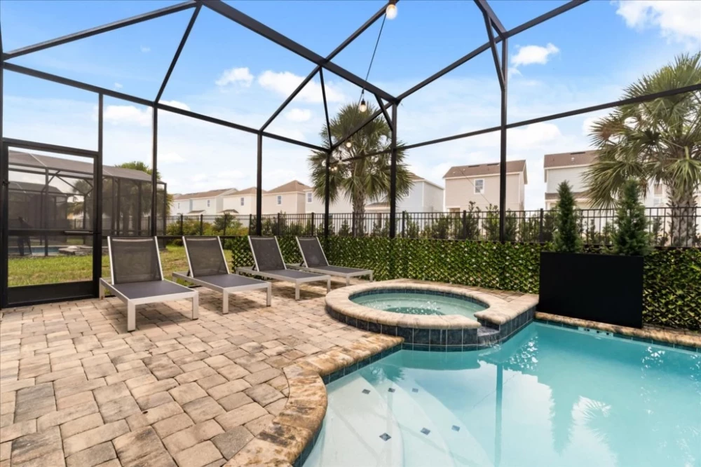 Solara Resort 456