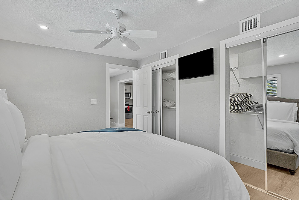 Wilton Manors 8