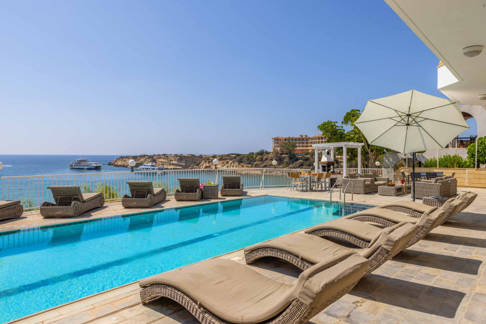 Katina Beach Villa