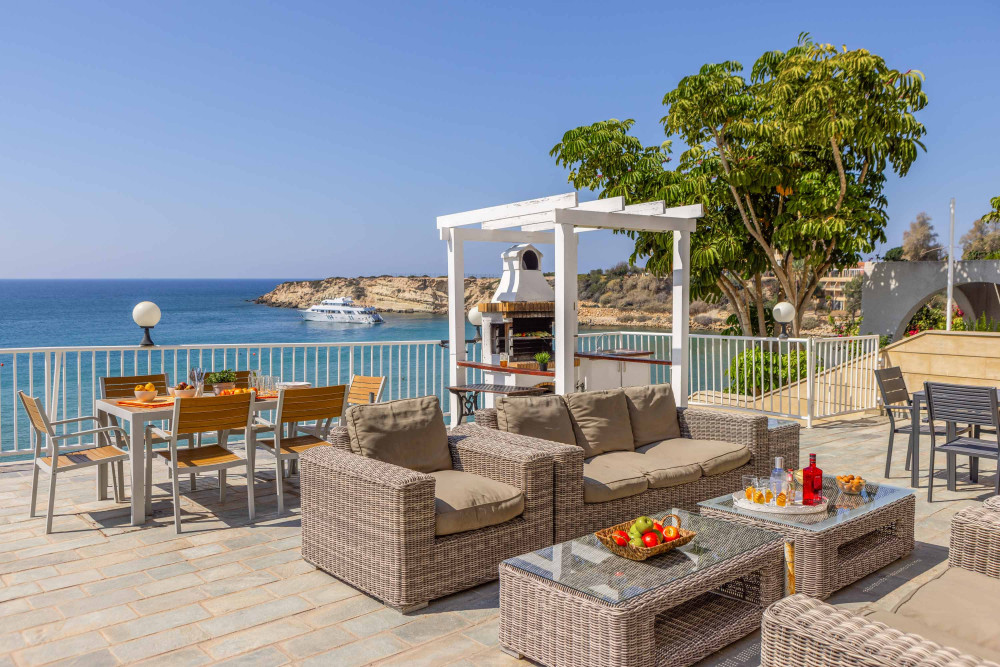 Katina Beach Villa