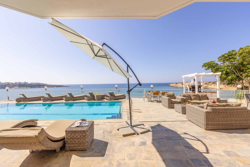 Katina Beach Villa