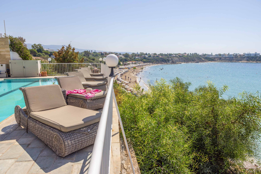 Katina Beach Villa