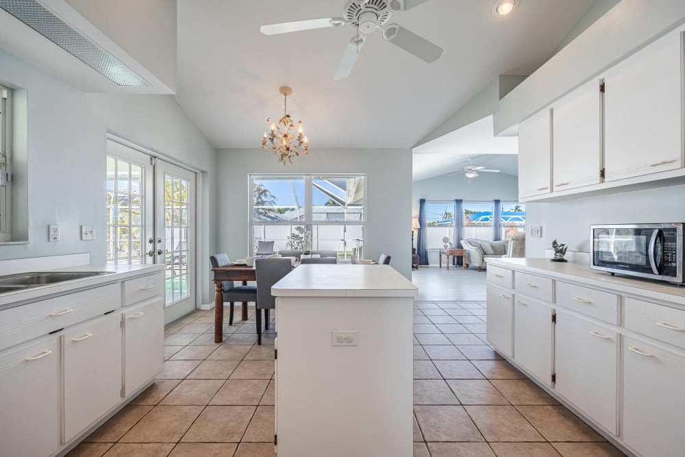 Cape Coral 823