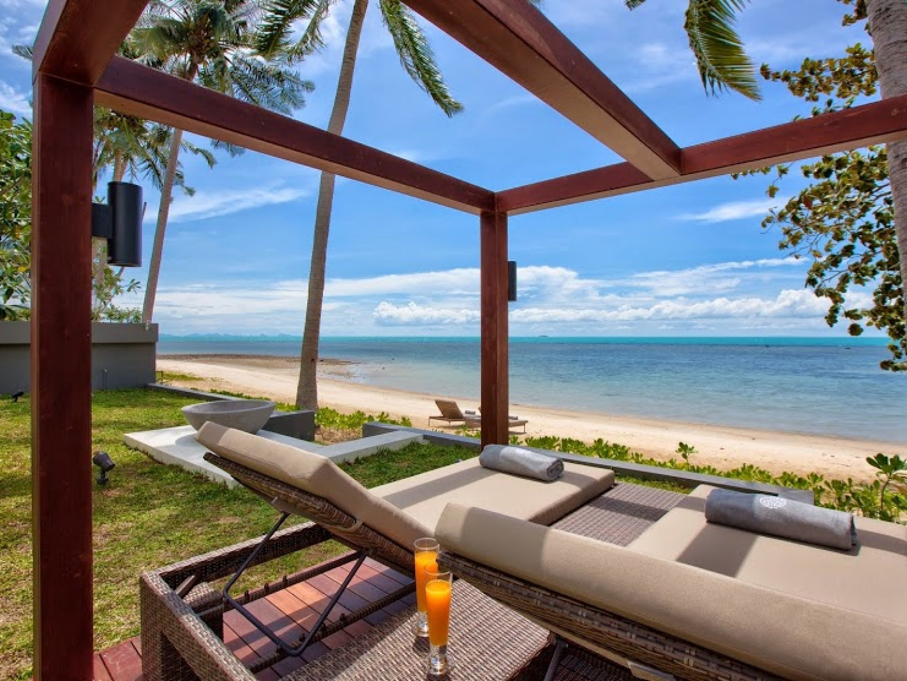 Bang Por 3045 beachfront villas in Thailand